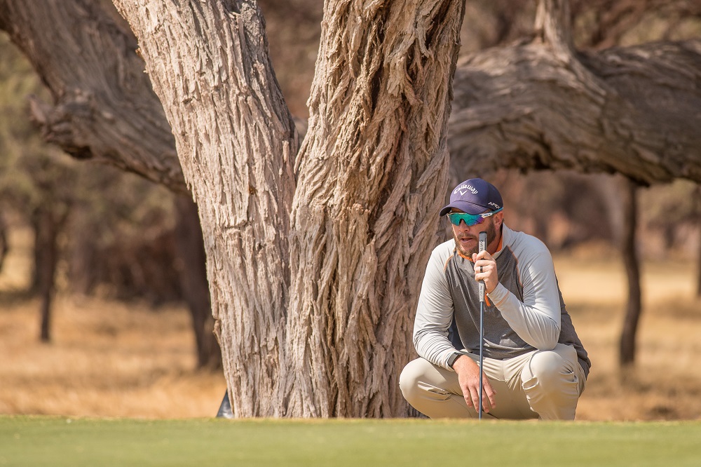 Strydom returns to Sishen and takes 1st round lead