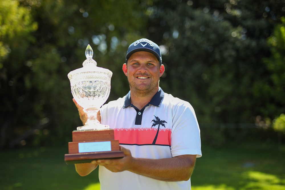 Last-gasp birdie sees Ritchie successfully defend Cape Town Open title