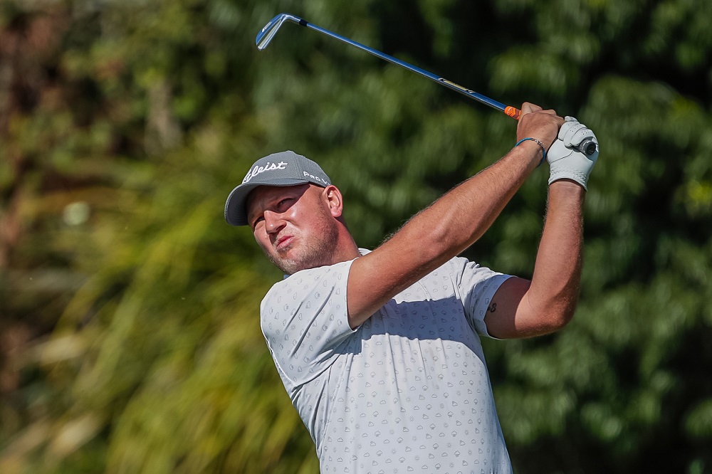 Strydom leads chase to Tour Championship glory