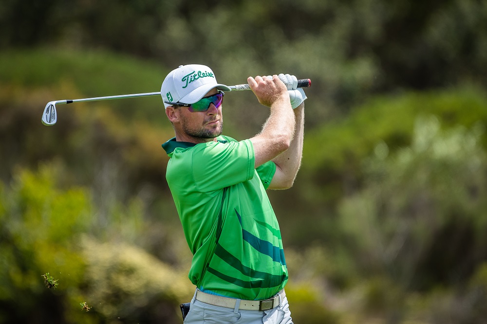 De Villiers cards 8-under 64 to qualify for Cape Town Open
