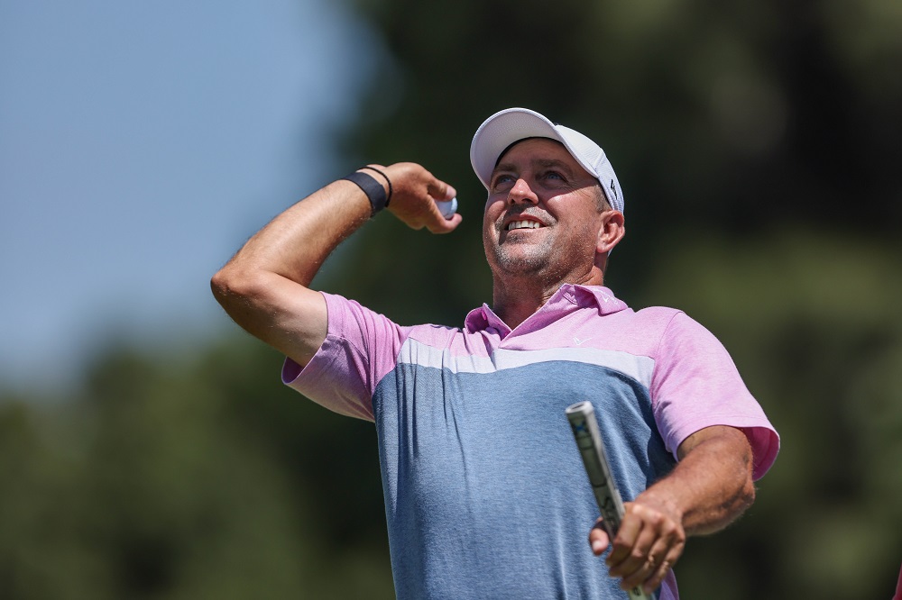 Fichardt in the scoring zone with stunning 62 at Royal Cape