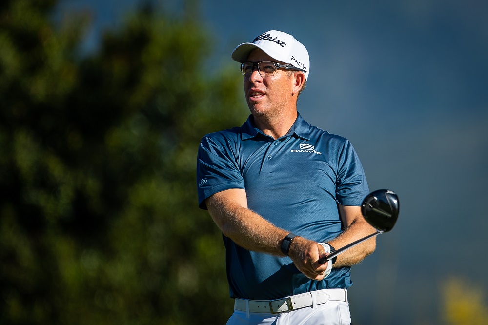 Brilliant 64 from Bekker takes him 5 clear at Fancourt