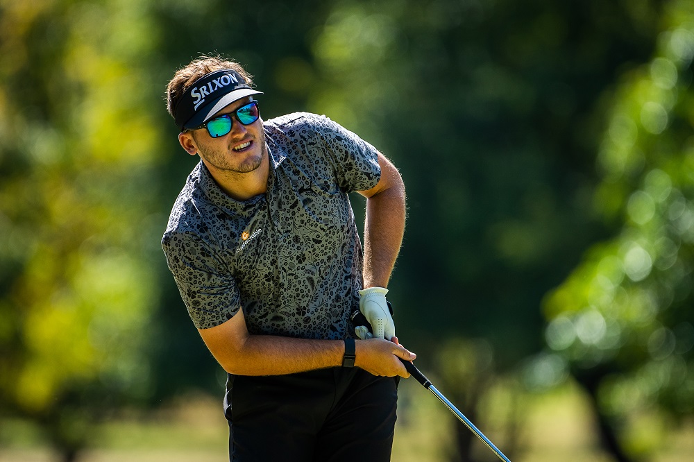 Breen breezes into weekend with FBC Zim Open lead