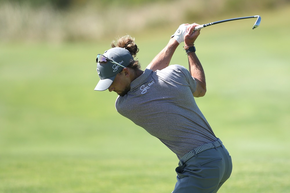 Kaminski reverses downward trend in rankings with big win