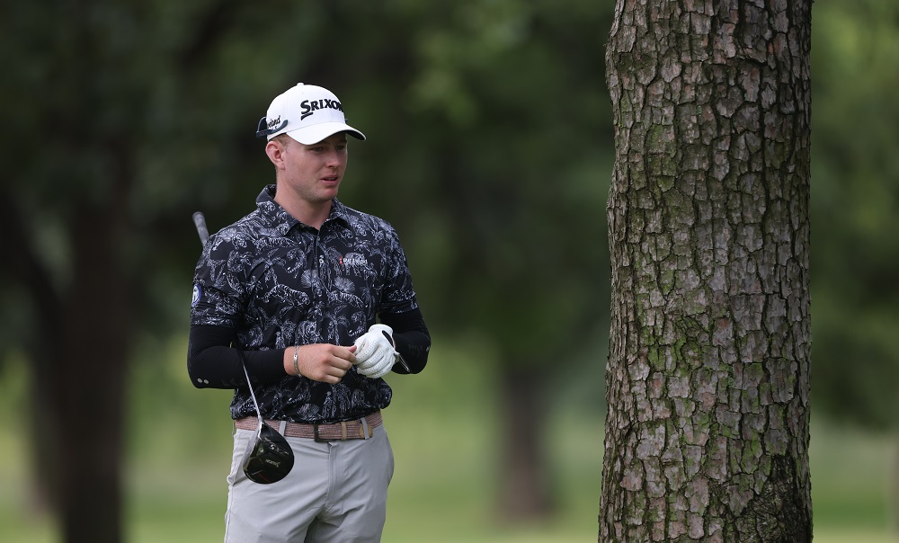 Van Velzen leads by 1 into final round at Maccauvlei