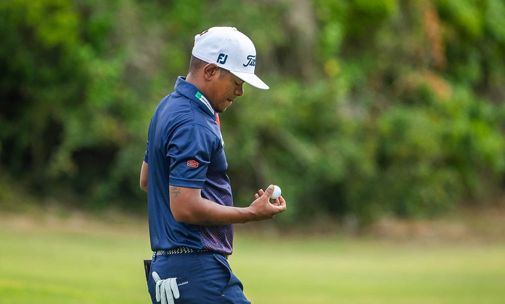 Emotional Davidse shares Nelson Mandela Bay Championship lead