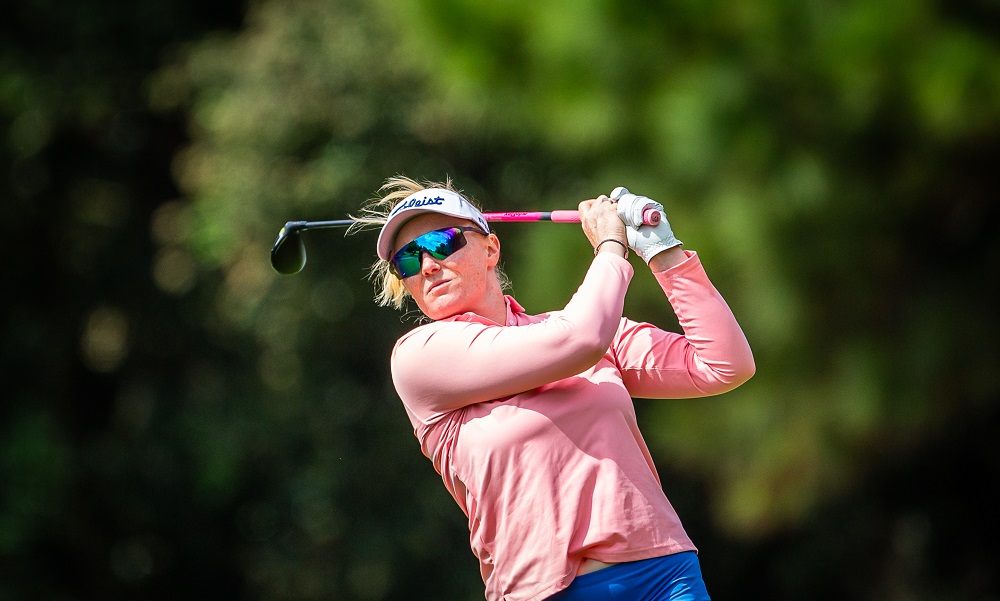 Henry sails into lead at windy Royal Cape in Standard Bank Ladies Open