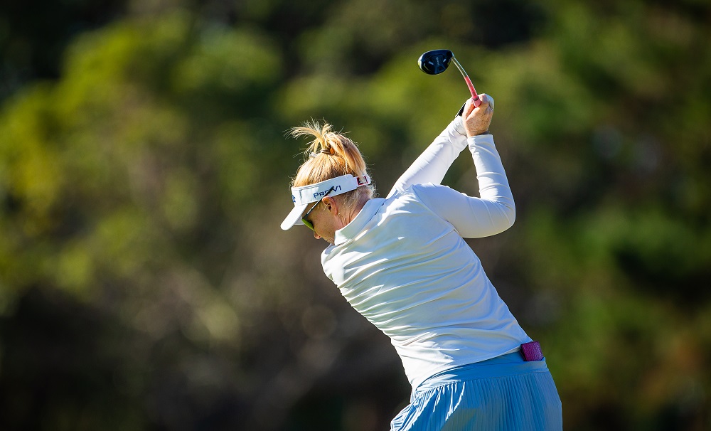 Henry chasing 2nd Sunshine Ladies Tour title after 71 at Royal Cape