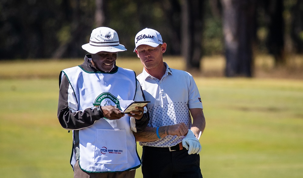 Viljoen soars into Mopani Zambia Open lead on wings of albatross