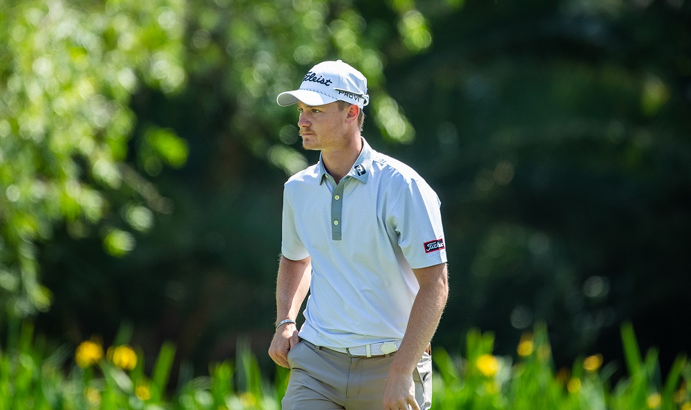 Flawless Du Plooy takes advantage of home terrain at Krugersdorp