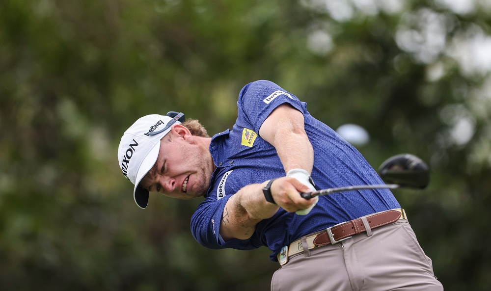 Bogey-free Van Velzen hunting down shot at glory at Alfred Dunhill Championship