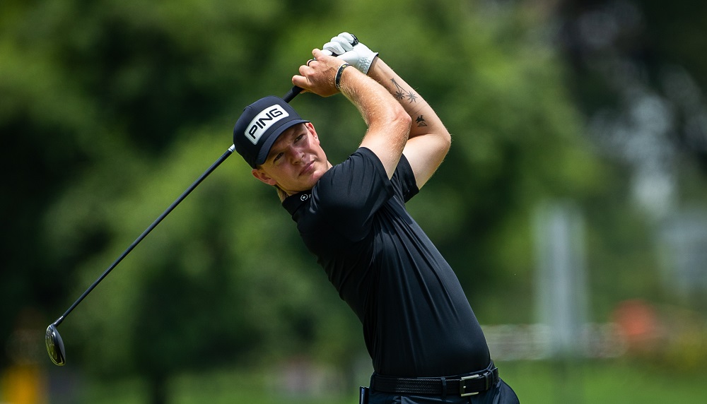 Broomhead opens with 8-under 63 to lead Mediclinic Invitational