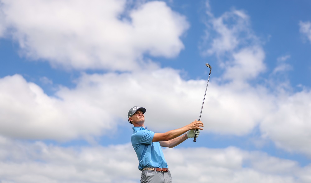 Nienaber soars to 3-stroke lead with bogey-free flourish at Fancourt
