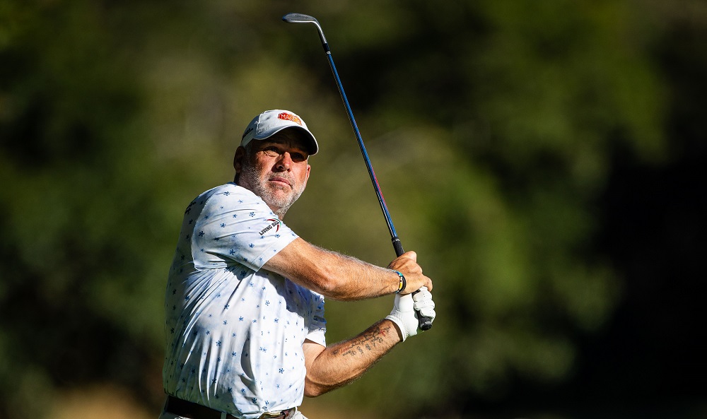 Otto rolls back the years to take lead in 1st round in Zimbabwe