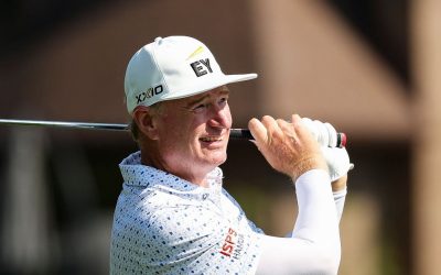 Els hits the front of Ally Challenge with bogey-free 67