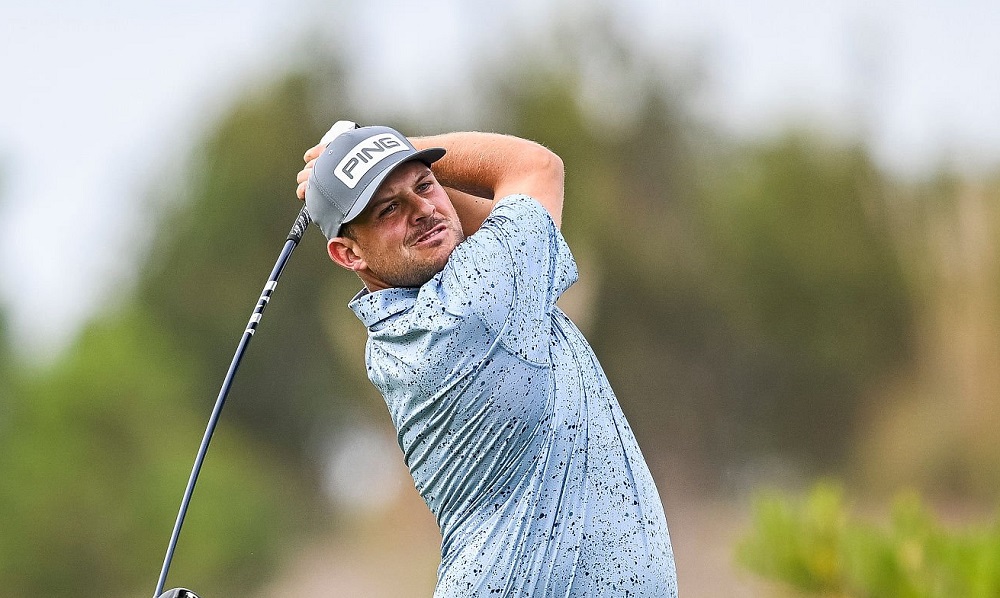Ritchie lines up shot at title in Portugal with 3rd-round 67