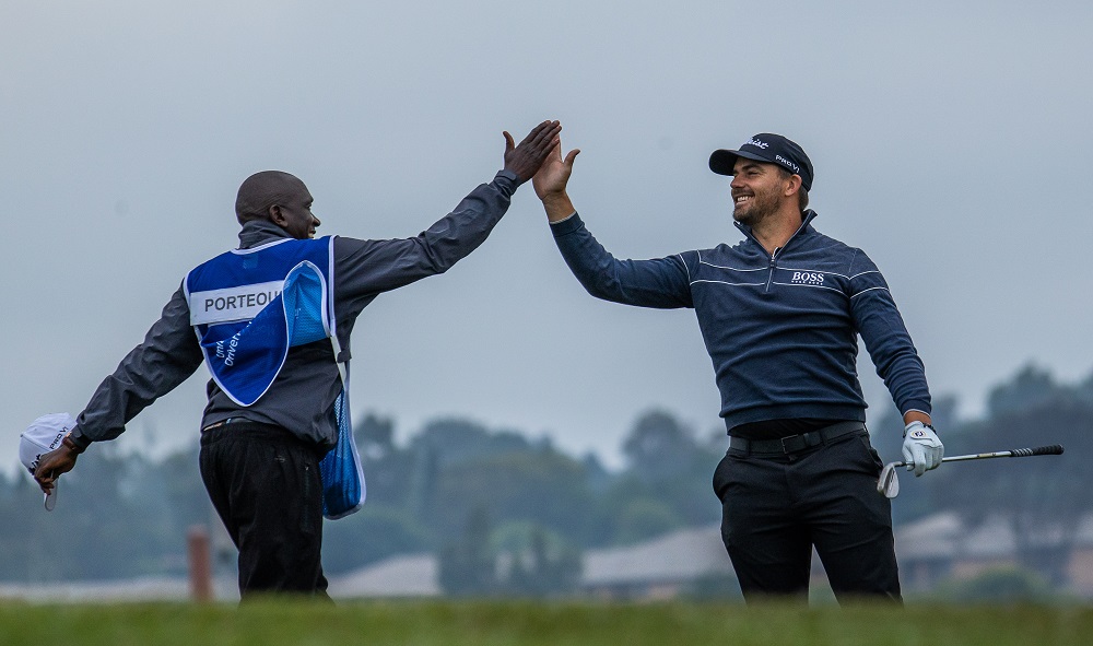 Hole-out eagle on 1st puts Porteous in driver’s seat at Ebotse