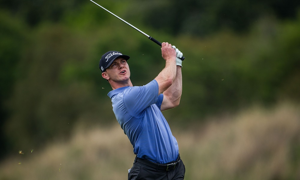 Irishman Lester makes his move despite weather at Hyundai Open