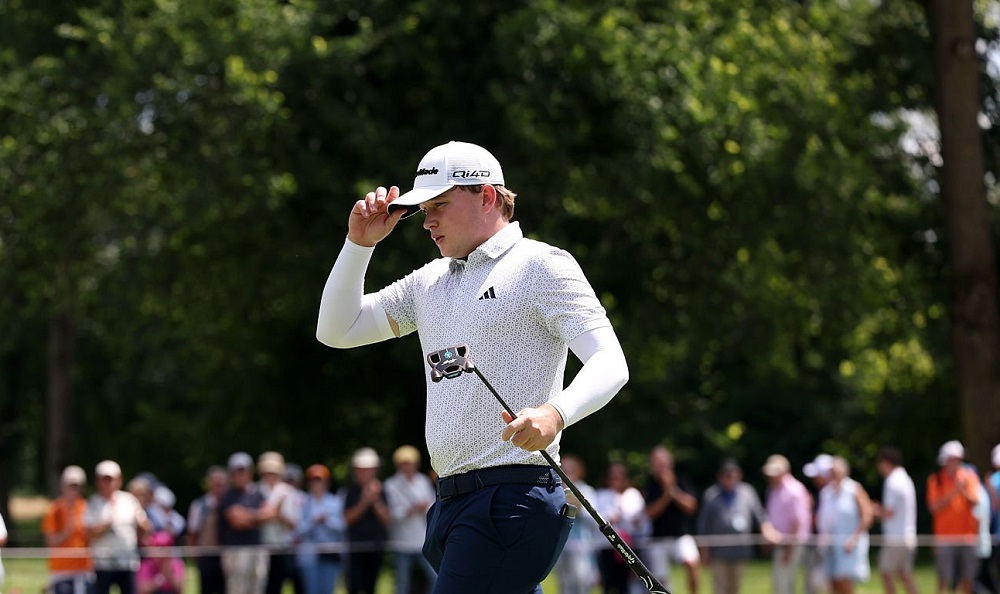 Schaper and Du Plessis lead the way at 8-under in Germany