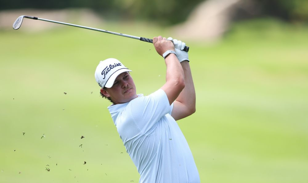 Snyders rockets into Lost City lead chasing 1st win
